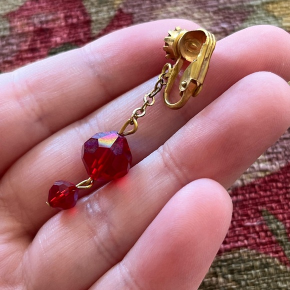 VTG Boho Retro Red Aurora Borealis Austrian Crystal Beaded Clip-on Earrings - Picture 5 of 6